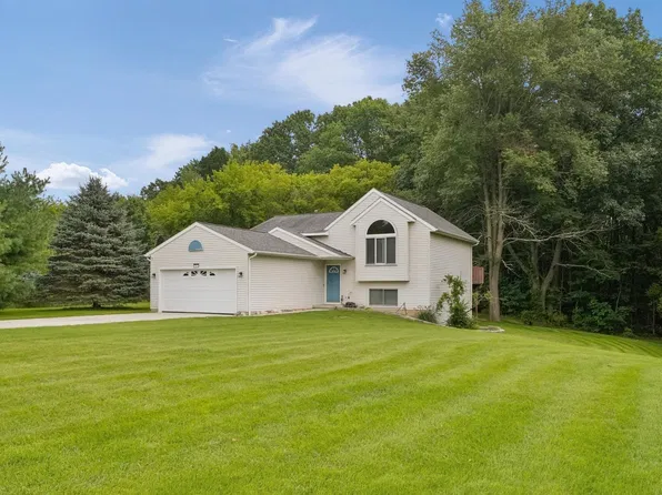 7015 Cedar Highlands Dr, Cedar Springs, MI 49319