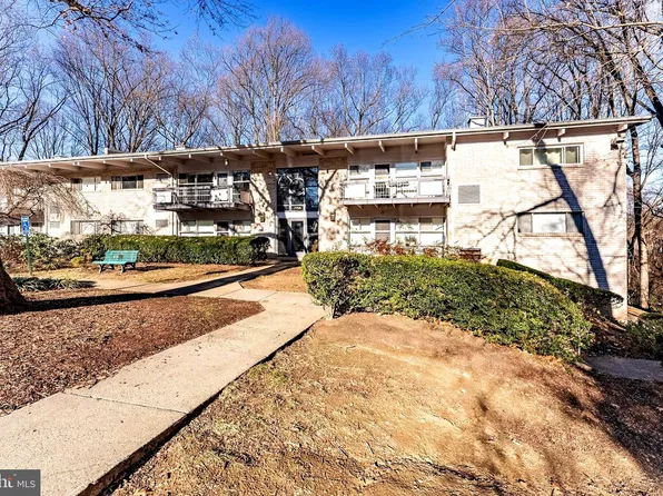 7758 Donnybrook Ct APT 203, Annandale, VA 22003