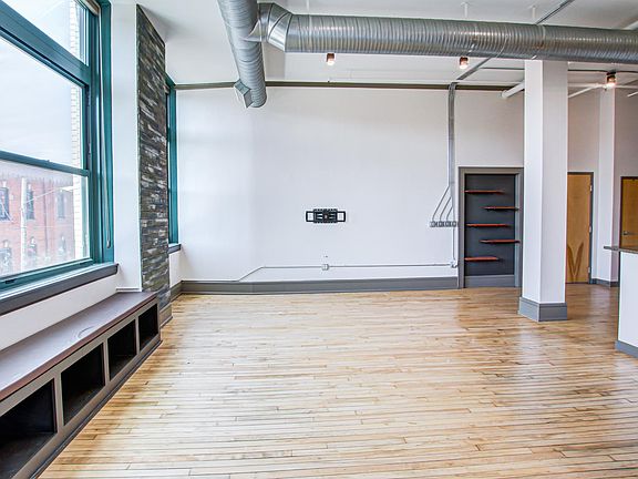 4th image of 1951 W 26th St APT 201