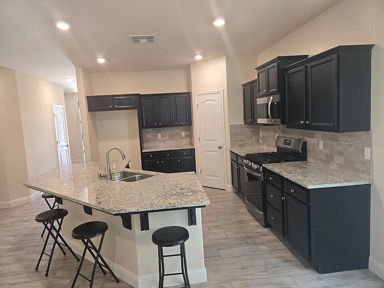 2430 W Mallard Ln — Photo 8