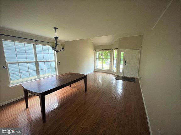 5th image of 59 Tudor Dr