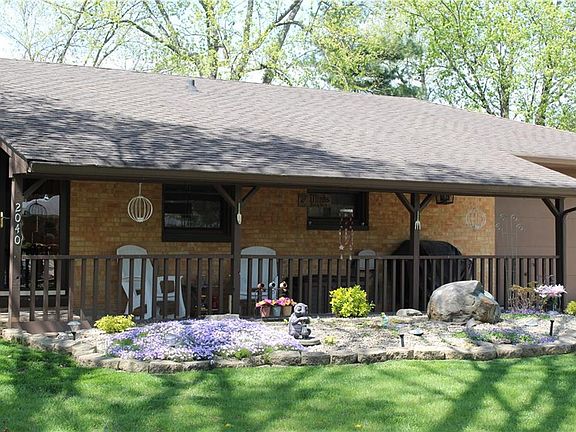 3rd image of 2040 Danbury Dr