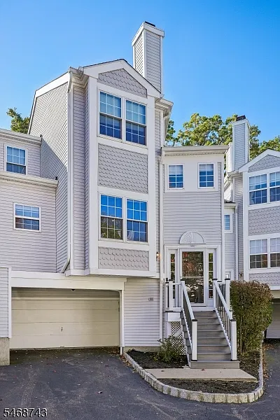 3 bed, 2.5 bath, $4,250 — Photo 2