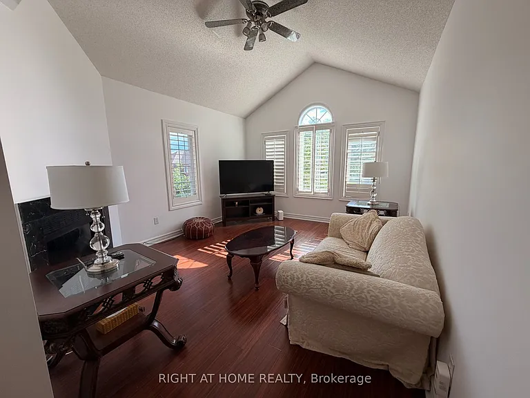 2 Mary Gapper Cres #7 — Photo 27