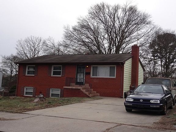 2nd image of 3813 Claremont Ln