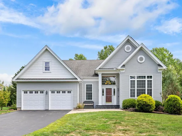 81 Vista Way, Bloomfield, CT 06002