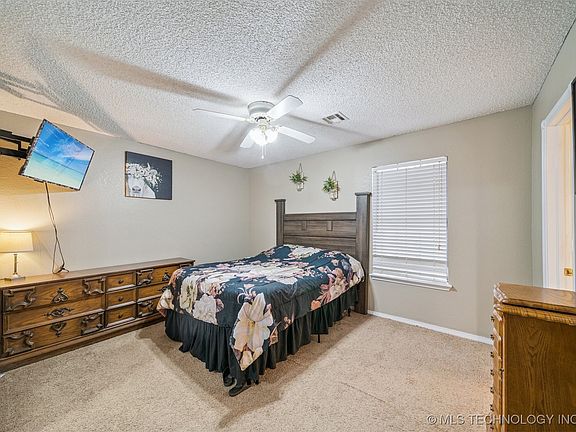 5th image of 102 Taz