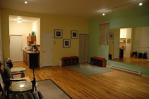 3rd image of 1434 N Western Ave