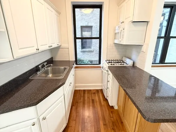 21-36 Crescent Street image 1 of 10