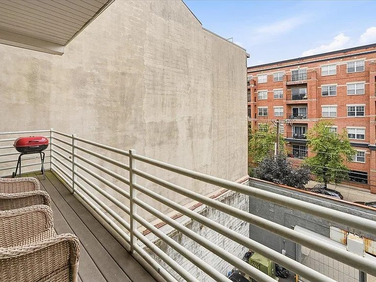 1110 Clinton St #16 — Photo 6