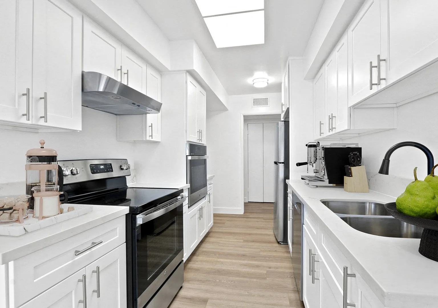 Rexford Drive Apartments — Photo 1