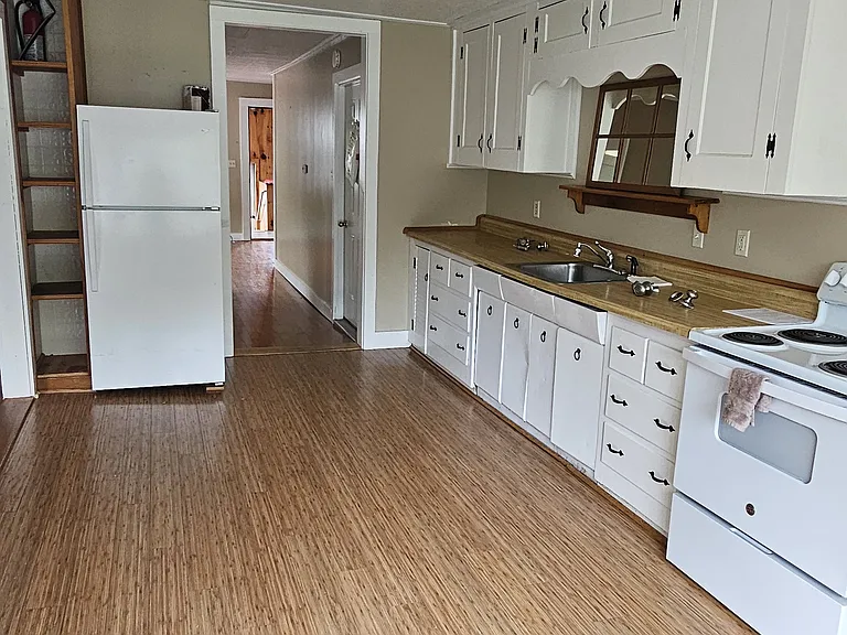 88 E Valentine St #2 — Photo 5