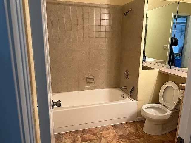 208 Pearl St #A — Photo 15