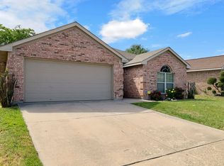 2820 Wakecrest Dr, Fort Worth, TX 76108