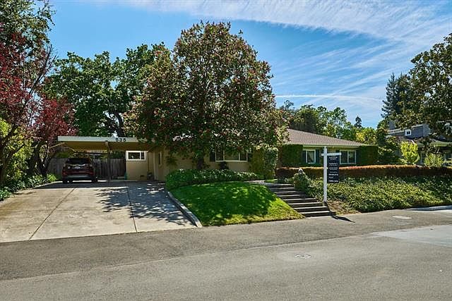 1st image of 535 Oak Knoll Ln