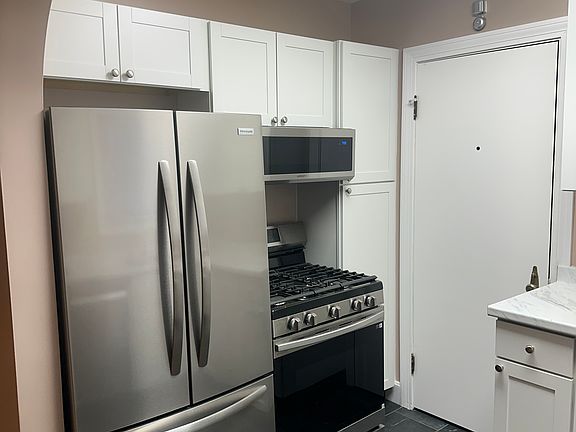 3rd image of 74 N Rocky River Dr #4
