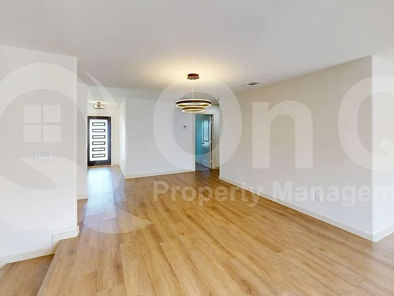 2517 Canterbury Ct — Photo 6