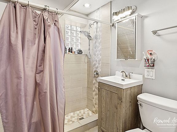 5th image of 1920 S Sangamon St