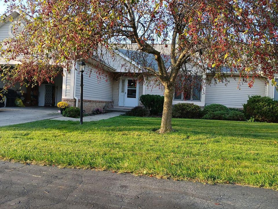 1st image of 830 Oak Cove Dr