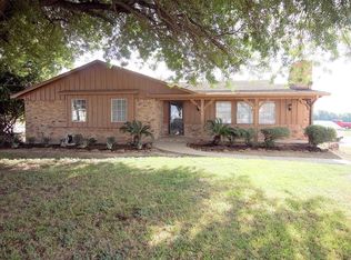 12439 Murphy Rd, Stafford, TX 77477