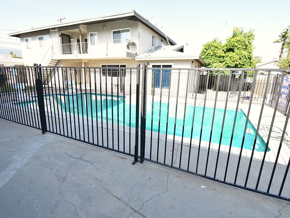 Pool 1/2