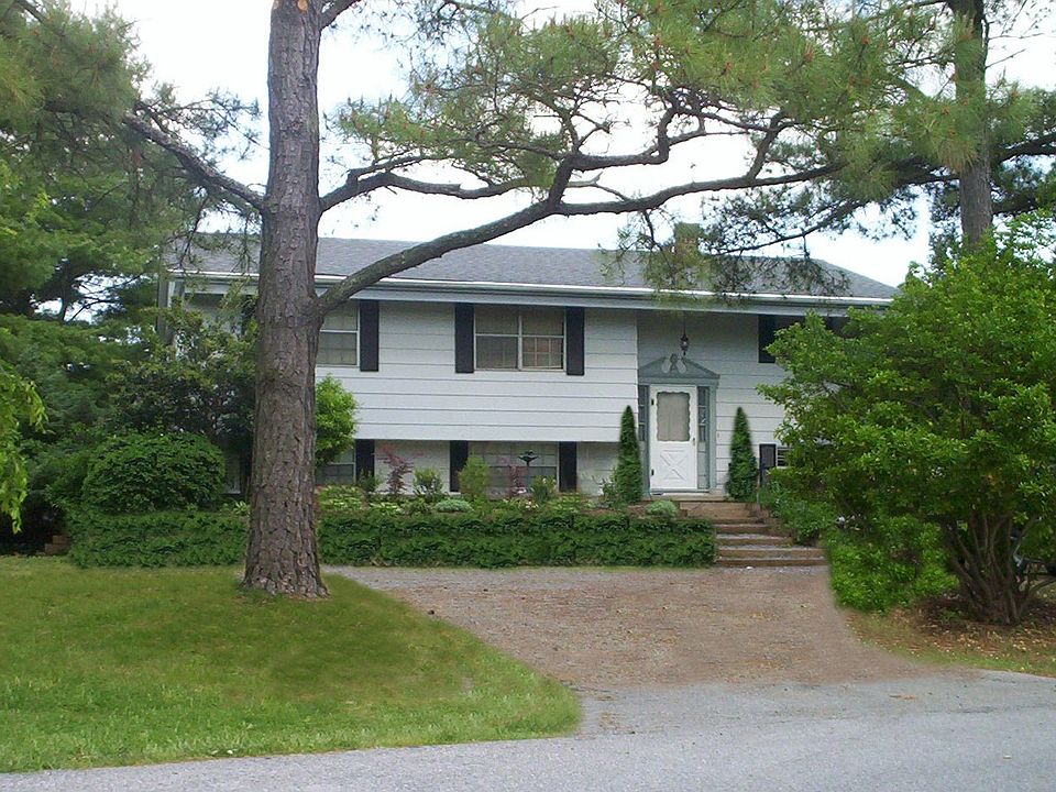 1st image of 40864 Lake & Breton View Dr