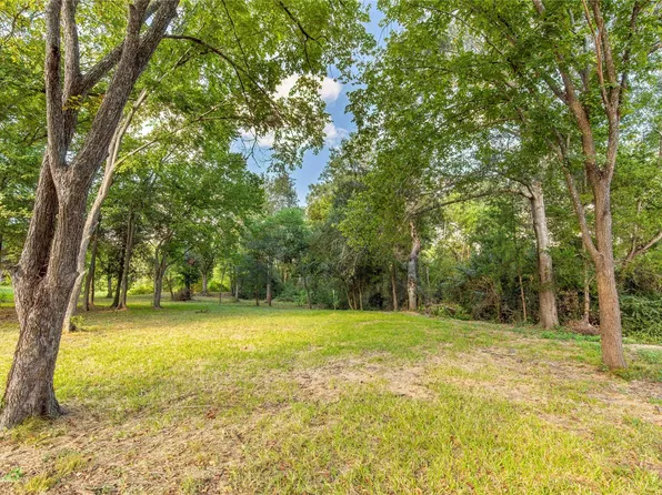 143 Wild Phlox Dr, Bellville, TX 77418
