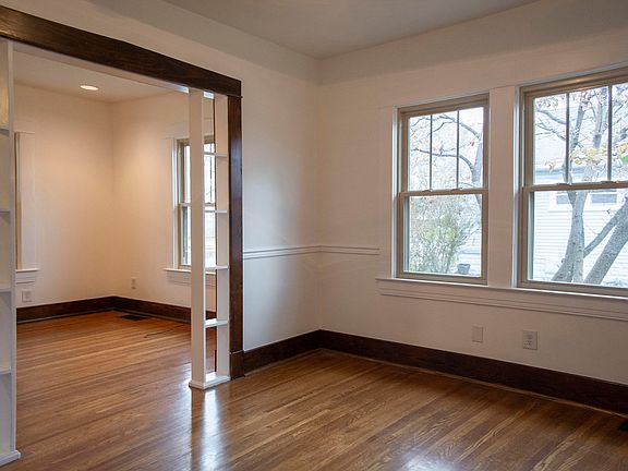 4th image of 526 E Brandeis Ave