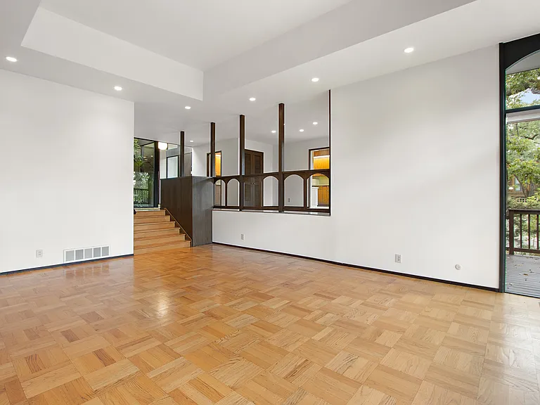 20 Richelle Ct — Photo 9