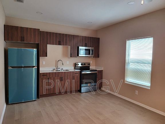 2nd image of 3101 W Kenwood St #6