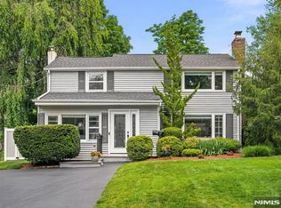 47 W Saddle River Rd, Waldwick, NJ 07463
