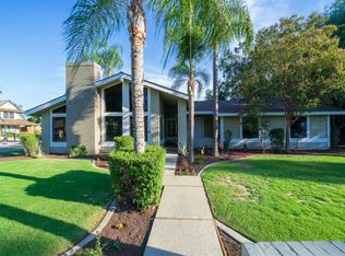 707 W Oak View Dr, Visalia, CA 93277