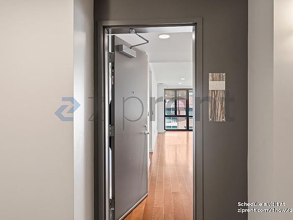 4th image of 255 Berry St APT 503