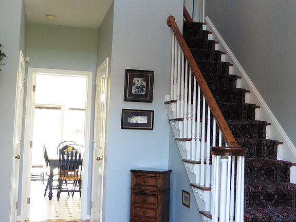 2 story foyer