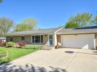 18530 Arden AVENUE, Brookfield, WI 53045