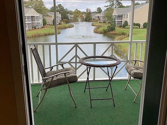 5th image of 1543 Bridgewood Dr #F8