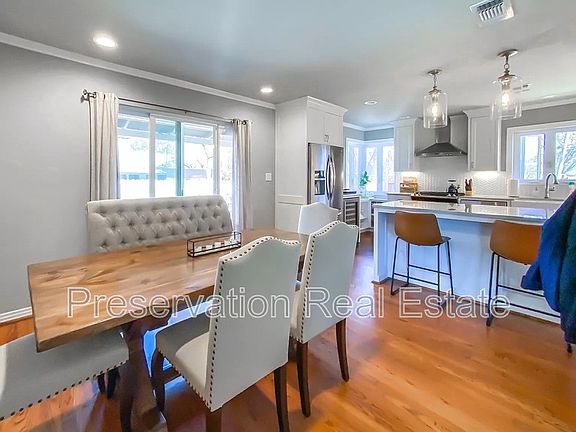 4th image of 3805 Trail Lake Dr