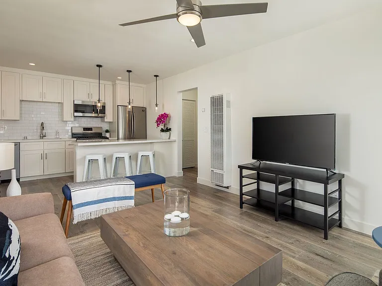 Sierra Street TIC (321 El Segundo/Palm LLC) — Photo 6