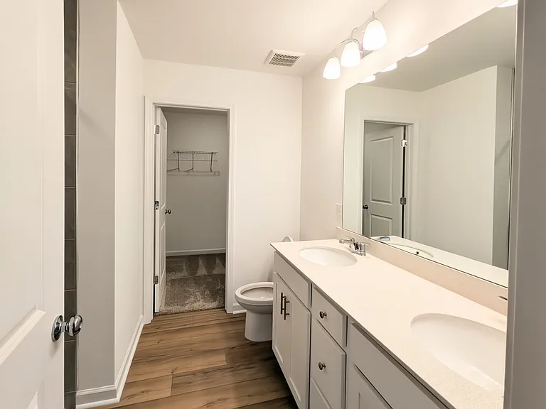 2102 Cobble Ct — Photo 8