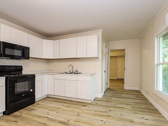2nd image of 1312 Vernon Pl APT A