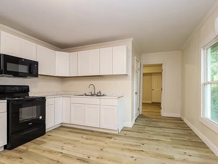 1312 Vernon Pl #A — Photo 2