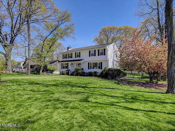 3rd image of 227 Grant Avenue
