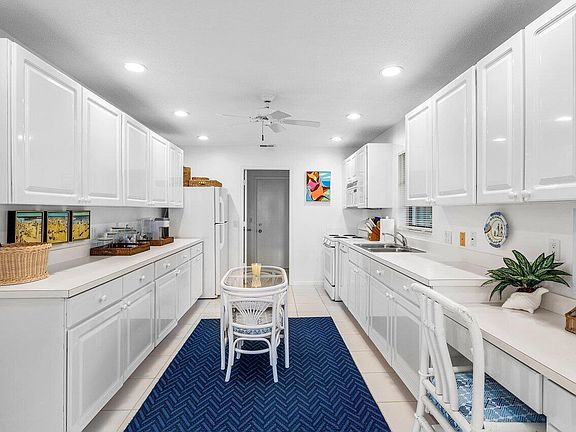 4th image of 4511 Meadowlark Lane
