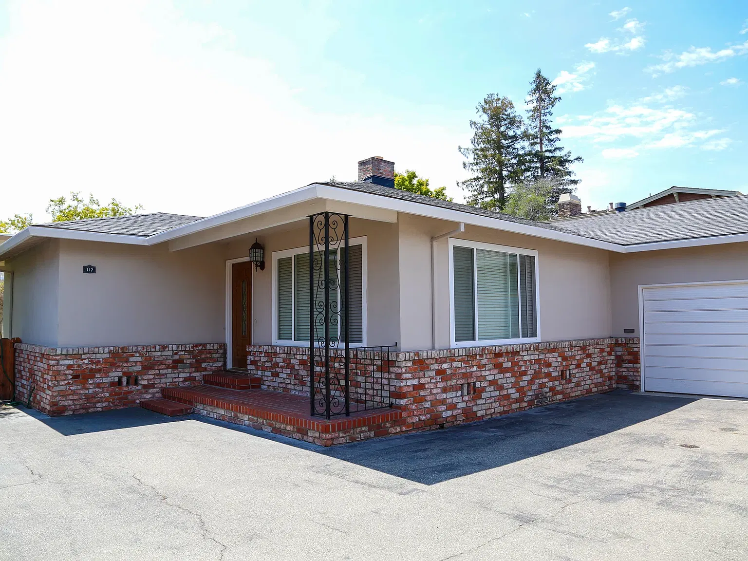 3 bed, 1670 sqft, $5,522 — Photo 2