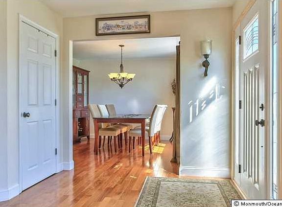 3rd image of 1125 S Maplecrest Ct