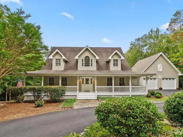 40 Black Walnut Ln, Pisgah Forest, NC 28768