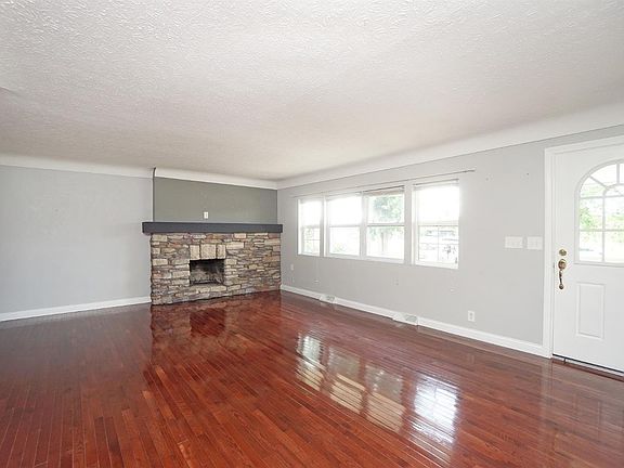 4th image of 7120 Lucy Maye Way