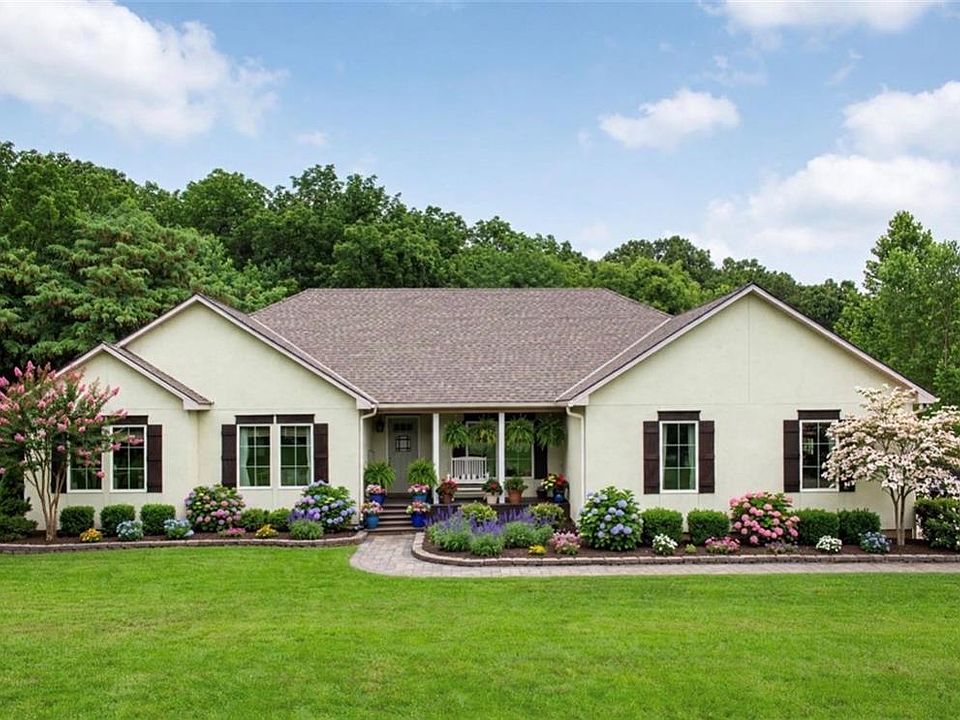1st image of 34664 Spring Valley Rd
