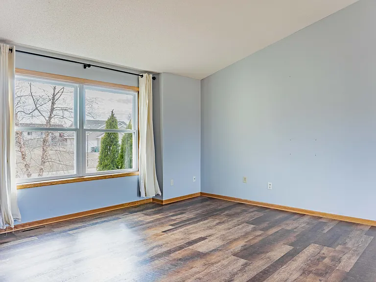 2112 Blake Ave — Photo 23