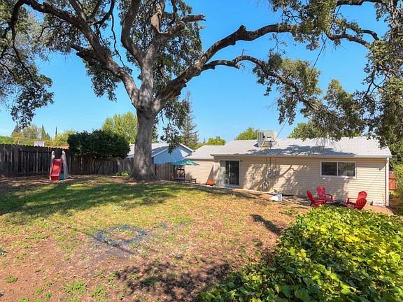 5th image of 8028 Glen Eva Way